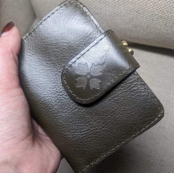 Patricia Nash Iberia Wallet In Vintage Distressed Soft Olive Colored Leather​ - Picture 9 of 12